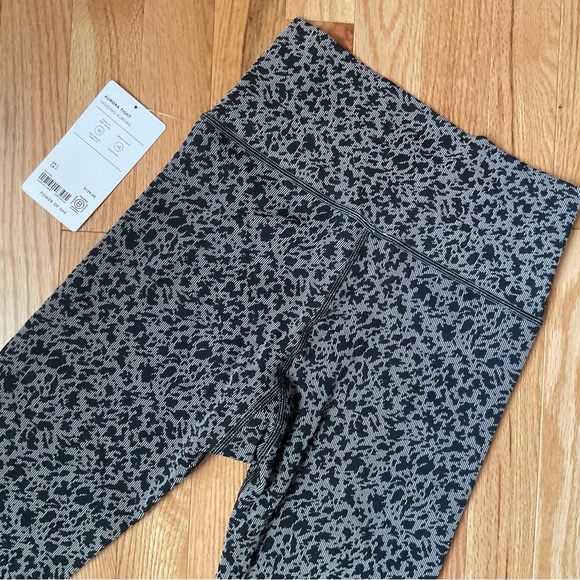 New - Athleta Aurora Tight Legging Athletic Activewear Yoga Athleisure - Picture 16 of 16